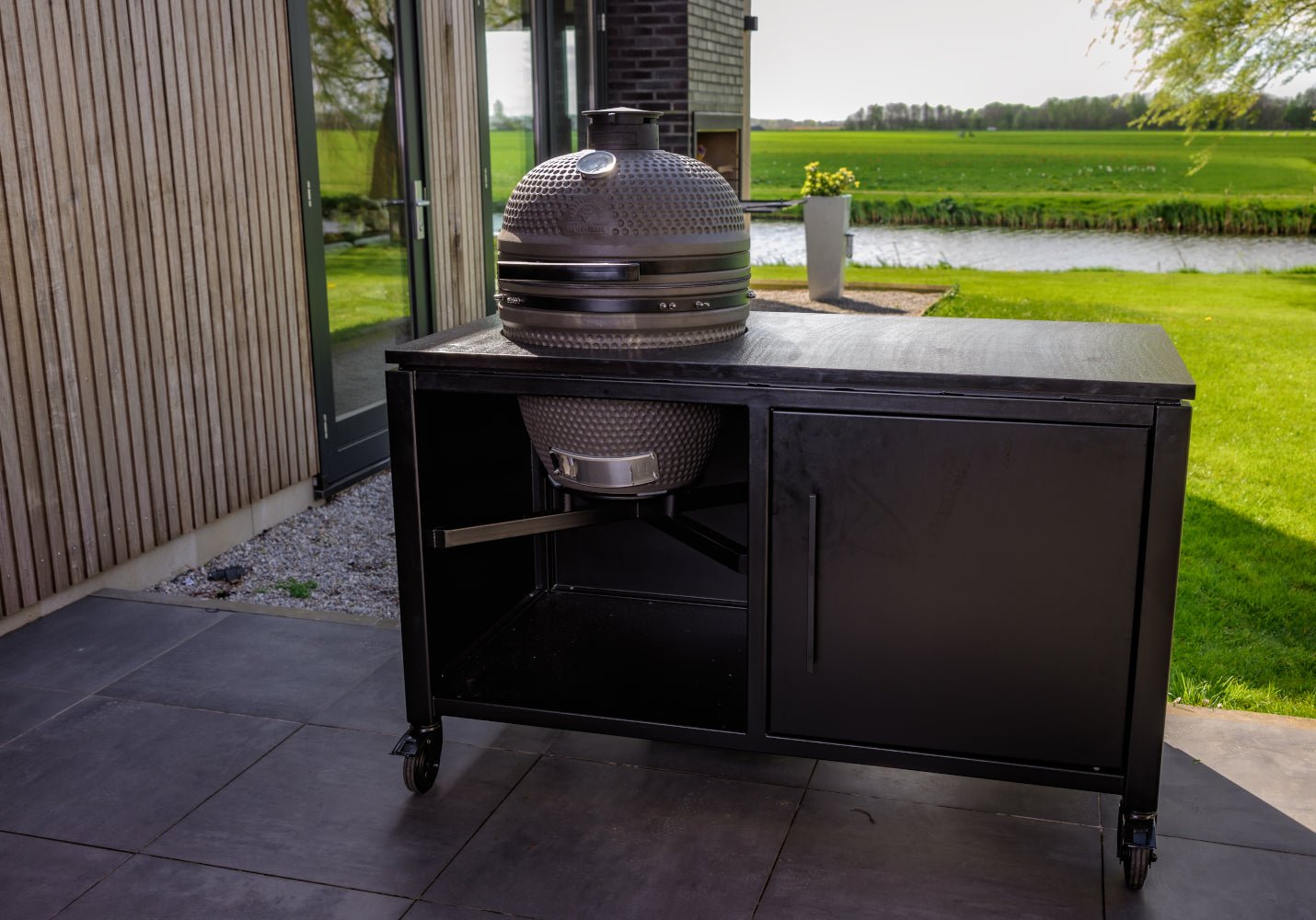 BESTCHARCOAL® Luxuos εξωτερική κουζίνα — σκληρό ξύλο Fraké / rechts, 55-cm-Ausschnitt / 30 mm schwarzer Granit